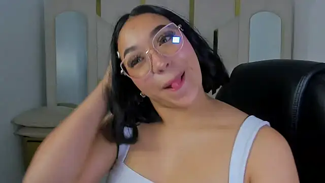 IsabellRodriguez18 online show from 12-15-25, 03:33