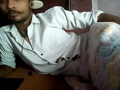 IamRentedBoybfriend online show from 11-17-25, 04:13