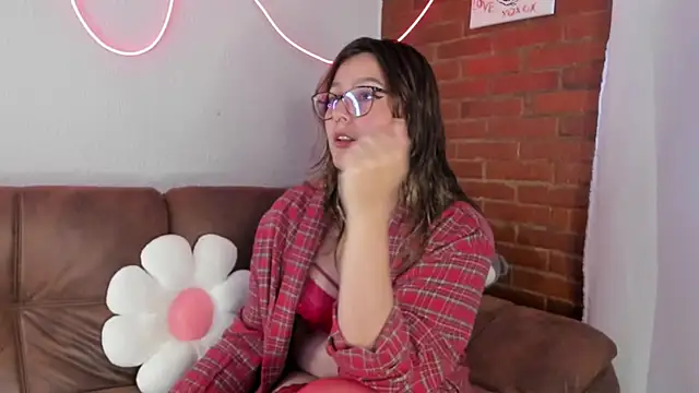 Hazelbrownn2000 online show from 02-14-25, 04:20