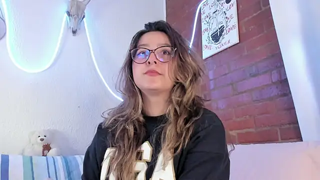 Hazelbrownn2000 online show from 03-12-25, 04:35