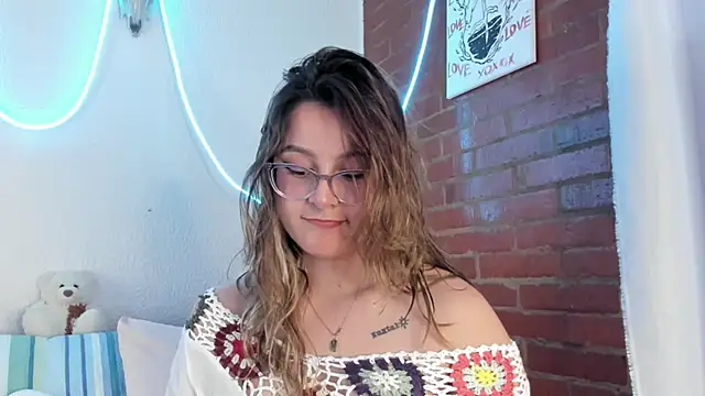 Hazelbrownn2000 online show from 03-13-25, 05:28