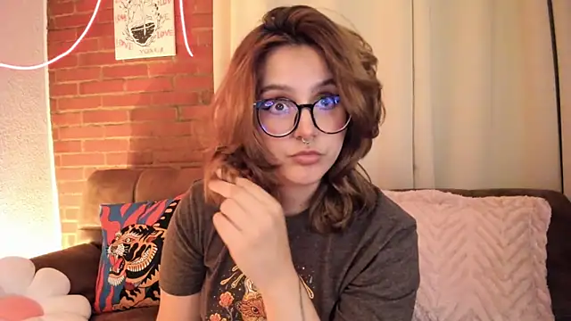 Hazelbrownn2000 online show from 10-17-25, 11:18