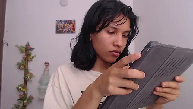 mari heart online show from 12-17-25, 12:55