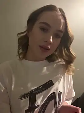 KiraMyers online show from 01-26-25, 07:42