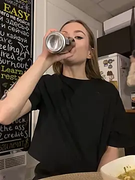 KiraMyers online show from 01-28-25, 07:43