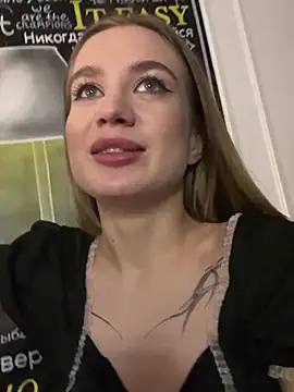 KiraMyers online show from 01-28-25, 10:45