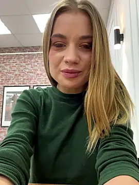 KiraMyers online show from 09-28-25, 04:51