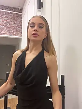 KiraMyers online show from 10-20-25, 05:08