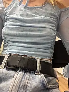 KiraMyers online show from 10-25-25, 03:58