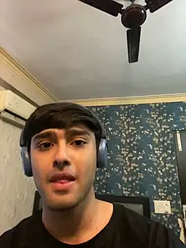 Snapshot of sunny49477 chatting on 12-24-24, 04:33 sunny49477 online show from 12-24-24, 04:33