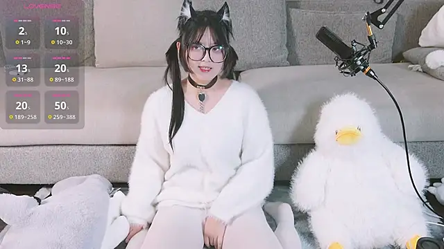 Snapshot of Yu_UwU_ chatting on 02-04-25, 02:43 Yu UwU online show from 02-04-25, 02:43