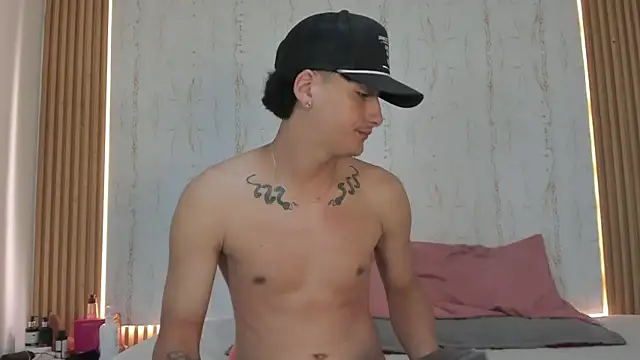 Snapshot of two_milkyway chatting on 06-03-26, 11:02 two milkyway online show from 06-03-26, 11:02