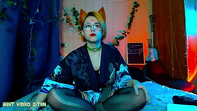 TrickyKitsune online show from 02-08-25, 03:10