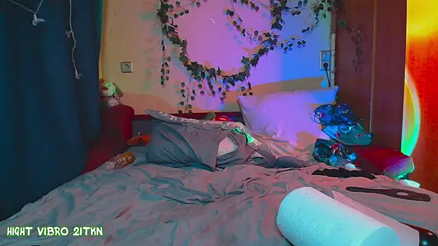 TrickyKitsune online show from 03-13-25, 08:22