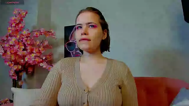 Snapshot of EricaElliott chatting on 01-29-25, 01:05 EricaElliott online show from 01-29-25, 01:05