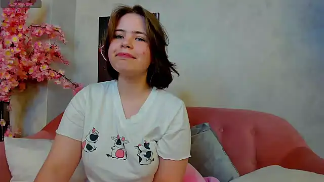 Snapshot of EricaElliott chatting on 02-04-25, 10:32 EricaElliott online show from 02-04-25, 10:32