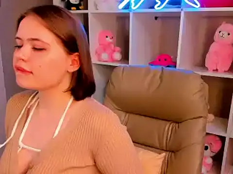 Snapshot of EricaElliott chatting on 02-18-25, 10:27 EricaElliott online show from 02-18-25, 10:27