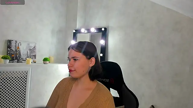 Snapshot of EricaElliott chatting on 02-26-25, 01:11 EricaElliott online show from 02-26-25, 01:11