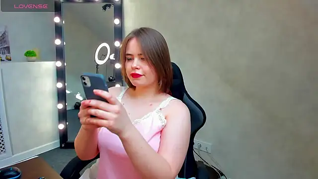 Snapshot of EricaElliott chatting on 03-12-25, 06:18 EricaElliott online show from 03-12-25, 06:18