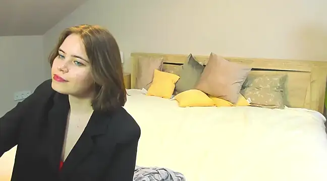 Snapshot of EricaElliott chatting on 03-20-25, 01:37 EricaElliott online show from 03-20-25, 01:37