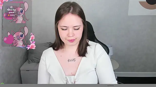 Snapshot of EricaElliott chatting on 09-30-25, 08:52 EricaElliott online show from 09-30-25, 08:52