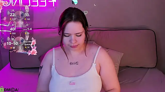 Snapshot of EricaElliott chatting on 11-08-25, 01:06 EricaElliott online show from 11-08-25, 01:06