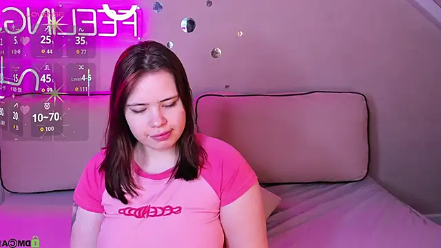 Snapshot of EricaElliott chatting on 12-04-25, 08:45 EricaElliott online show from 12-04-25, 08:45