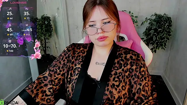 EricaElliott online show from 04-12-26, 09:47