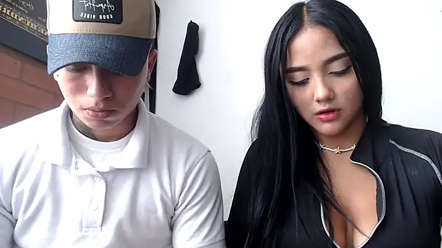 Snapshot of Thiago_x_Sahara chatting on 01-05-25, 06:02 Thiago x Sahara online show from 01-05-25, 06:02