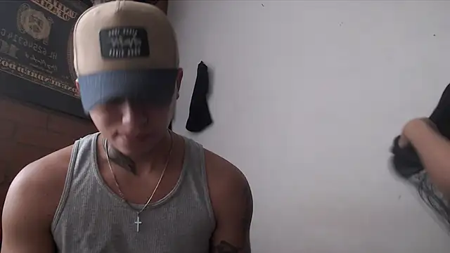 Snapshot of Thiago_x_Sahara chatting on 01-15-25, 11:53 Thiago x Sahara online show from 01-15-25, 11:53