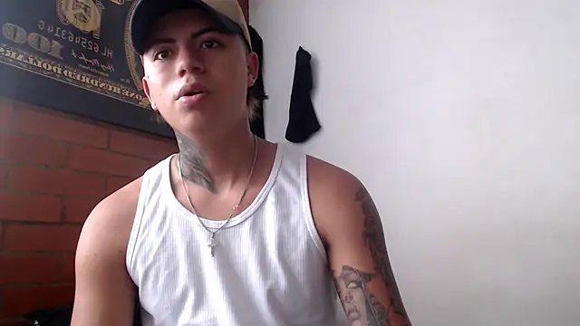 Snapshot of Thiago_x_Sahara chatting on 01-23-25, 12:19 Thiago x Sahara online show from 01-23-25, 12:19