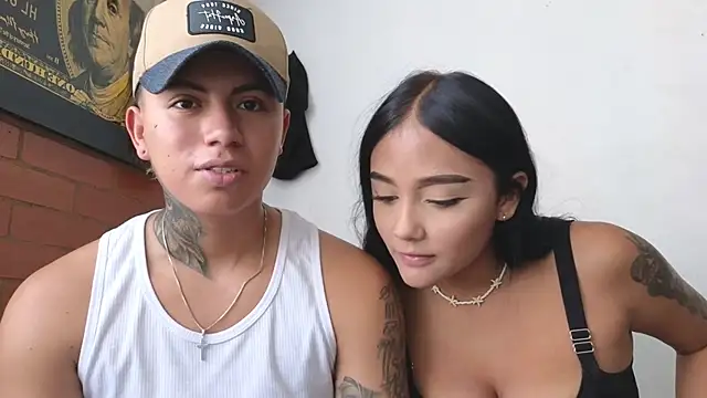 Snapshot of Thiago_x_Sahara chatting on 02-01-25, 04:00 Thiago x Sahara online show from 02-01-25, 04:00