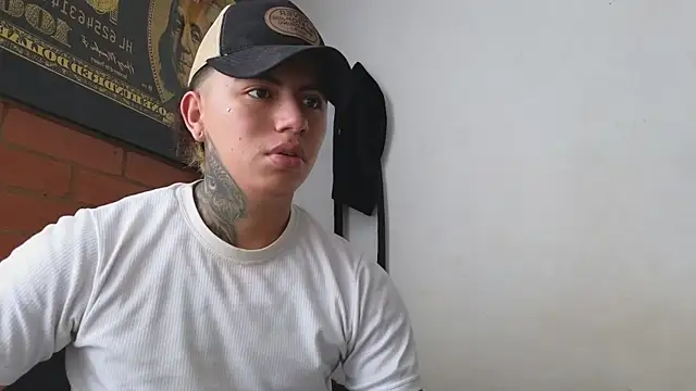 Snapshot of Thiago_x_Sahara chatting on 02-10-25, 12:50 Thiago x Sahara online show from 02-10-25, 12:50