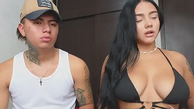 Snapshot of Thiago_x_Sahara chatting on 02-15-25, 02:00 Thiago x Sahara online show from 02-15-25, 02:00