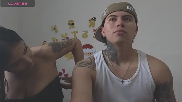 Snapshot of Thiago_x_Sahara chatting on 11-30-25, 01:59 Thiago x Sahara online show from 11-30-25, 01:59