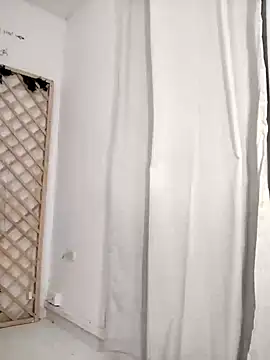 Snapshot of Mia_WAll chatting on 12-31-24, 02:40 Mia WAll online show from 12-31-24, 02:40