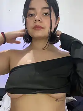 Snapshot of pretty_angela1 chatting on 12-30-24, 06:49 pretty angela1 online show from 12-30-24, 06:49