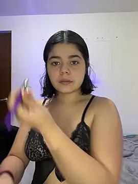 Snapshot of pretty_angela1 chatting on 01-07-25, 06:24 pretty angela1 online show from 01-07-25, 06:24