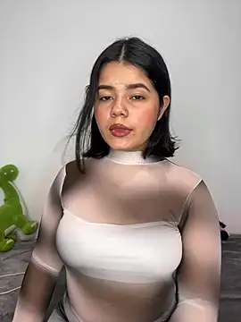 Snapshot of pretty_angela1 chatting on 02-02-25, 01:45 pretty angela1 online show from 02-02-25, 01:45