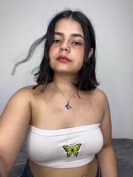 Snapshot of pretty_angela1 chatting on 02-23-25, 02:18 pretty angela1 online show from 02-23-25, 02:18