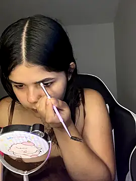 Snapshot of pretty_angela1 chatting on 09-13-25, 02:33 pretty angela1 online show from 09-13-25, 02:33