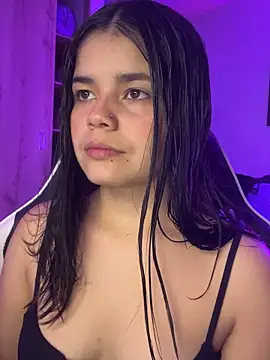 Snapshot of pretty_angela1 chatting on 10-17-25, 02:59 pretty angela1 online show from 10-17-25, 02:59