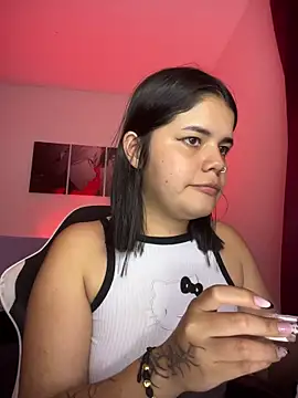 Snapshot of pretty_angela1 chatting on 11-24-25, 05:40 pretty angela1 online show from 11-24-25, 05:40