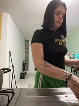 Snapshot of pretty_angela1 chatting on 12-05-25, 12:30 pretty angela1 online show from 12-05-25, 12:30