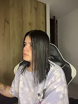 Snapshot of pretty_angela1 chatting on 12-15-25, 12:26 pretty angela1 online show from 12-15-25, 12:26