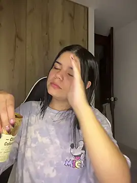 Snapshot of pretty_angela1 chatting on 12-16-25, 01:54 pretty angela1 online show from 12-16-25, 01:54