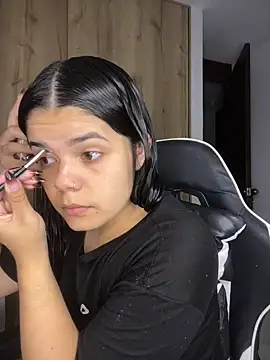 Snapshot of pretty_angela1 chatting on 12-20-25, 02:18 pretty angela1 online show from 12-20-25, 02:18