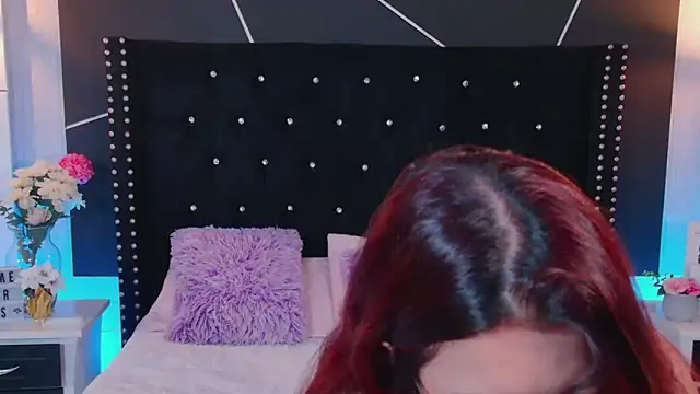 Snapshot of EmiF26 chatting on 02-03-25, 08:13 EmiF26 online show from 02-03-25, 08:13