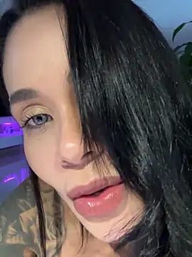 Karol Towers online show from 01-06-25, 03:20