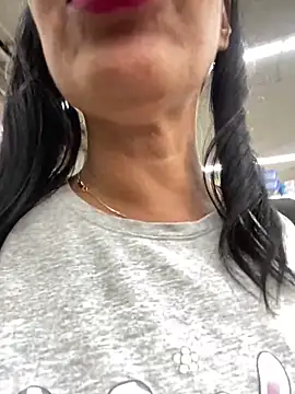 Snapshot of KarolRubi1 chatting on 02-06-25, 09:49 KarolRubi1 online show from 02-06-25, 09:49